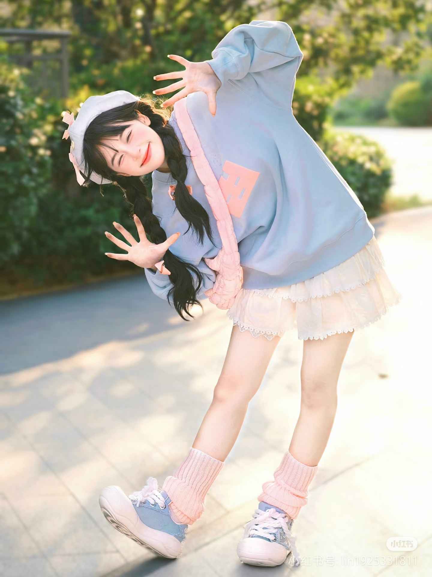 被我救了之后赖上我的少女